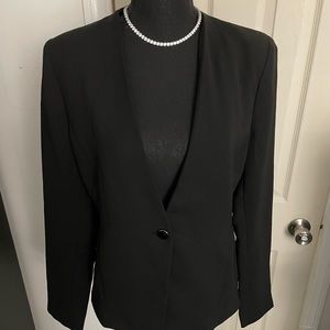 Black forever 21 blazer with one silver button